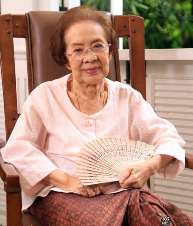 คุณยายบรรเจิดศรี ในวัย 96 ปี - khobkhao